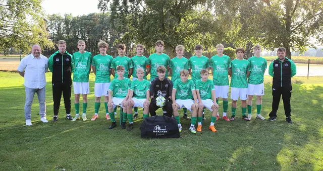 Bild Schepers / Li. Firma ML Martin Lysikowski / B-Jugend GWL Lankern und Trainer