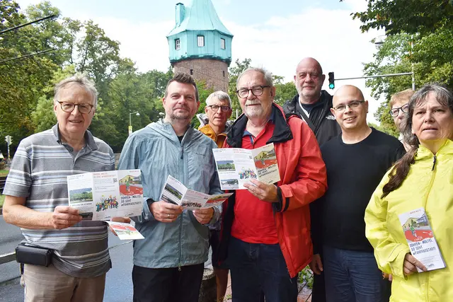 Übergabe des Aktionsplanes an den Bezirksrat Döhren-Wülfel.