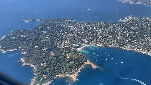 Und wieder geht's zurück von Nizza nach Düssedlorf! | Foto: c Margot Klütsch