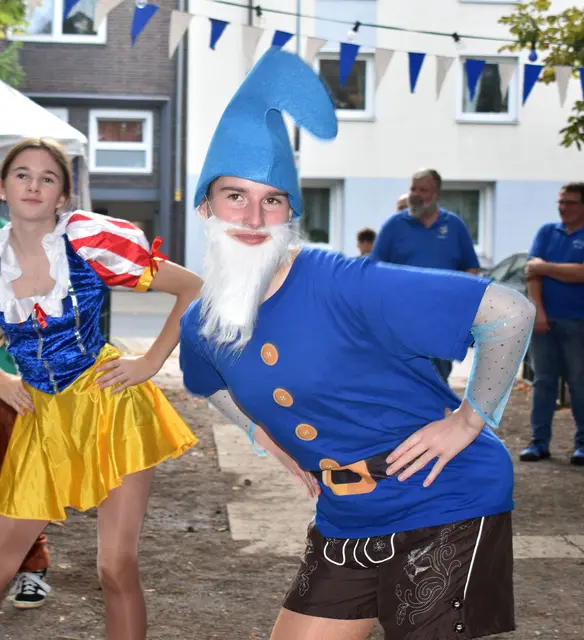 Auftritt der Juniorengarde beim Funkenbiwak