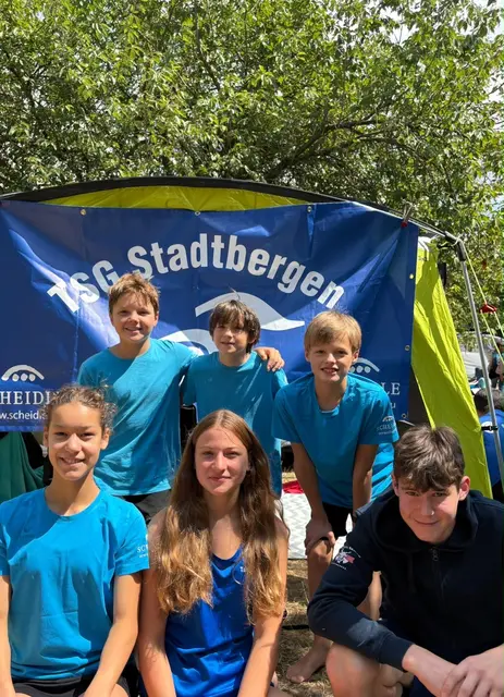 Laura Ferber, Artur Peter, Melissa Korutschka, Stefan Hornjak, Adam Bilberger und Jacob Möhlenbrink bei den Bayerischen Jahrgangsmeisterschaften