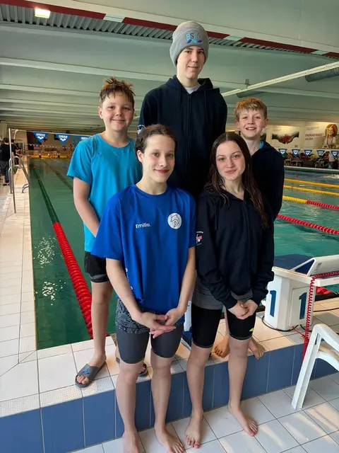 Artur Peter, Emilia Scholz (SBD Augsburg), Jacob Möhlenbrink, Melissa Korutschka und Luca Schmid bei den Offenen Bayerischen Meisterschaften