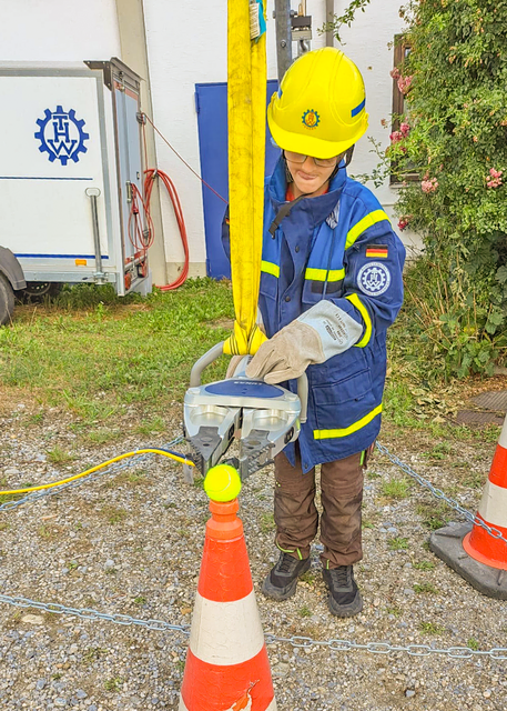 THW-OV Friedberg - Ferienprogramm 2026 - Spaß und Konzentration beim Umgang mit den Einsatzwerkzeugen | Foto: THW-OV Friedberg - Cathleen Witzenberger