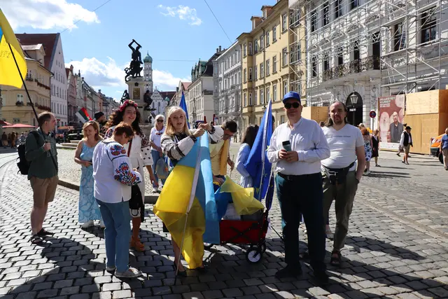Europa Union Augsburg mit Vorsitzendem Peter Gebhard (zweiter von rechts( | Foto: Marianne Stenglein