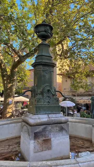 Saint-Cézaire-sur-Siagne: Markt rund um den Brunnen | Foto: c Margot Klütsch