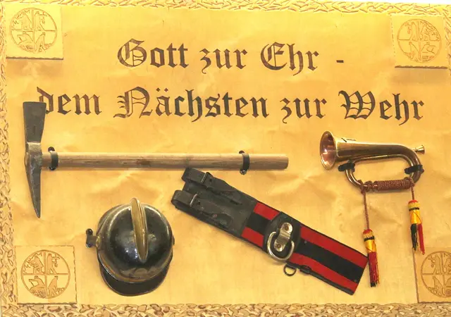 Das Motto der Feuerwehren lautet „Gott zu Ehr – dem Nächsten zur Wehr“.