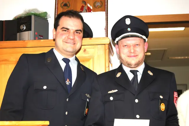 Vorsitzender Patrick Gerblinger (links) und Kommandant Andreas Sladetzek stehen an der Spitze der Freiwilligen Feuerwehr Erlingen.