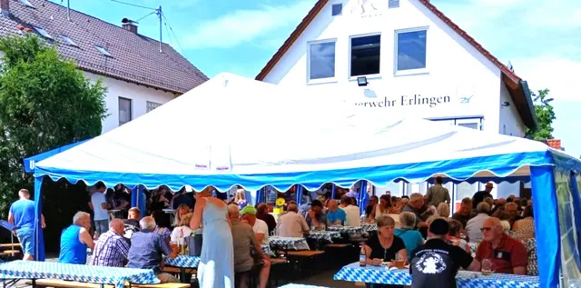 Bei der Erlinger Wehr versteht man es in geselliger Runde gemütlich zu feiern.