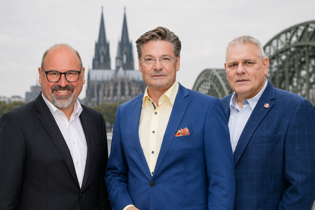 Die 3 gewählten Mandatsträger der Kölner StadtGesellschaft KSK
v.l.n.r Roberto Campione, KSG-Ratsherr, stellv. Vorsitzender FDP/KSG Fraktion, Torsten Ilg, Co-Vorsitzender FDP/KSG-Fraktion BV-Rodenkirchen, Patrick van den Berg, KSG-Bezirksvertreter BV-Mülheim | Foto: Foto KSG: Frei von Rechten Dritter - mit KI optimiert
