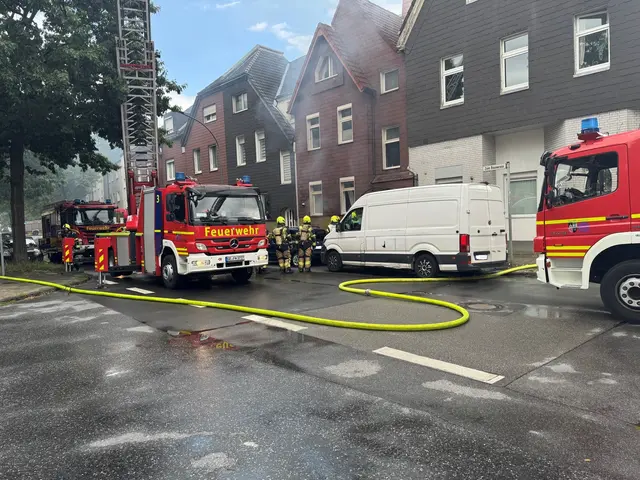 Kellerbrand mit Gas-Verpuffung in Gelsenkirchen - Horst. | Foto: FEUERWEHR GELSENKIRCHEN