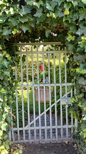 Blick durch ein Gartentor | Foto: Siegmund Walter, 22.08.2026