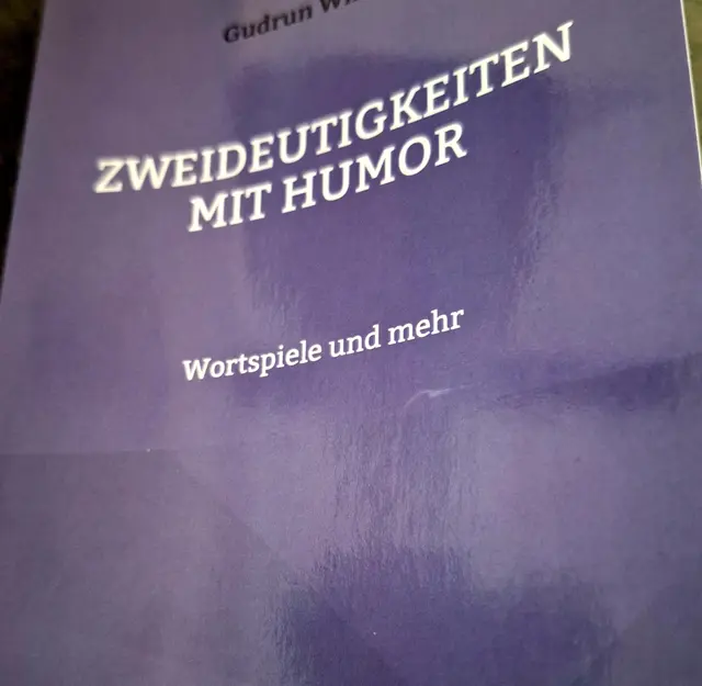 Demnächst in 6000 Filialen erhältlich. 
Das Buch erscheint weltweit. 
ISBN
978-3-6963-8115-8