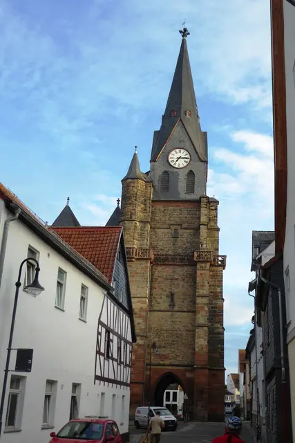 Der Turm der Evangelischen Stadtkirche 'Unserer Lieben Frau'. Die Kirche wurde zwischen 1260 und 1410 gebaut.