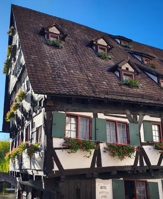 Hotel Schiefes Haus (Eintrag im Guinness Buch)