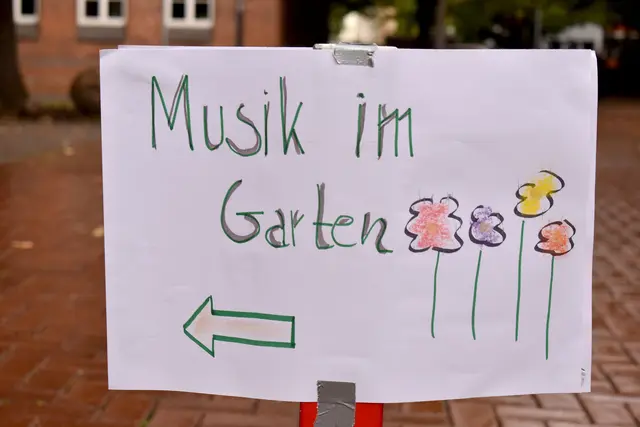 Musik im Kirchgarten von St. Petri