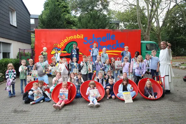 Foto: Gruppenfotos von Kerstin Boegeholz, andere Fotos Pater Tobias Breer