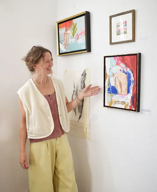 Anna Dittmar zeigt ihre Bilder im Café bei Toni
