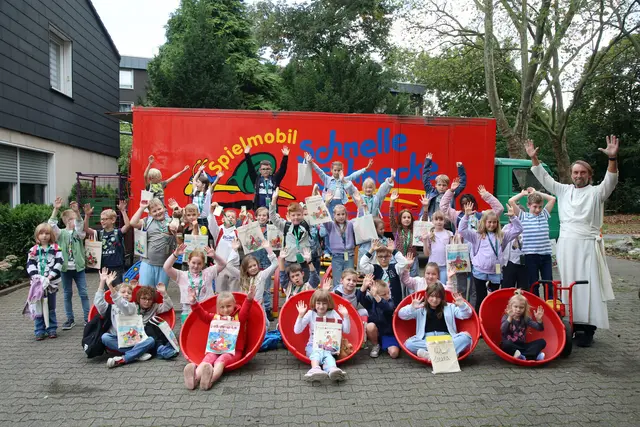 Foto: Gruppenfotos von Kerstin Boegeholz, andere Fotos Pater Tobias Breer