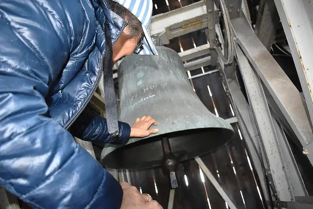 Im Turm der Auferstehungskirche: Glocken auf Tuchfühlung