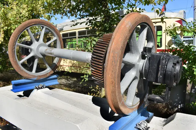 Der Verein Hannoversche Straßenbahn öffnete die Wagenhalle mit den historischen alten Üstra-Bahnen