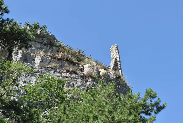 Mauerreste der Burg Éze