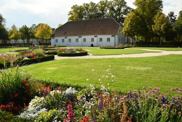 Schloss Neuhaus