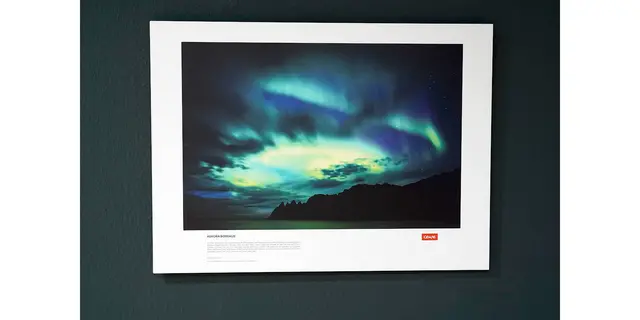 Titel: Aurora Borealis   -   Naturfotografien von Florian und Lisa Marie Smit.

Bild aus Artikel in Myheimat: „Skandinavien. Unberührte Wildnis – Naturfotografien von Florian und Lisa Marie Smit. Neue Ausstellung in der Städtischen Galerie Iserlohn.“