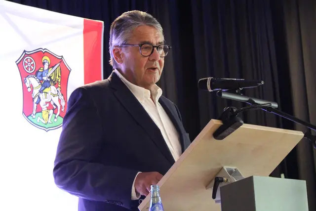 Sigmar Gabriel hielt einen Interessanten Vortrag über die Transatlantischen Beziehungen | Foto: Oberhessische Presse Marburg  Florian Lerchbacher 
