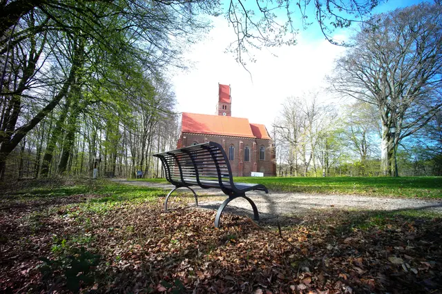 Der Burgplatz Oberwittelsbach im Herbst. Am 25. Oktober gibt es dort nochmals eine Führung. 