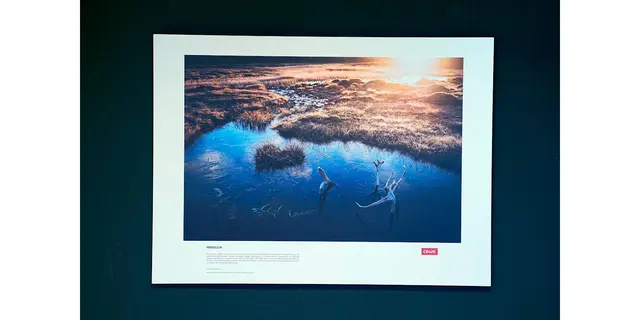 Titel: Friedlich   -   Naturfotografien von Florian und Lisa Marie Smit.

Bild aus Artikel in Myheimat: „Skandinavien. Unberührte Wildnis – Naturfotografien von Florian und Lisa Marie Smit. Neue Ausstellung in der Städtischen Galerie Iserlohn.“