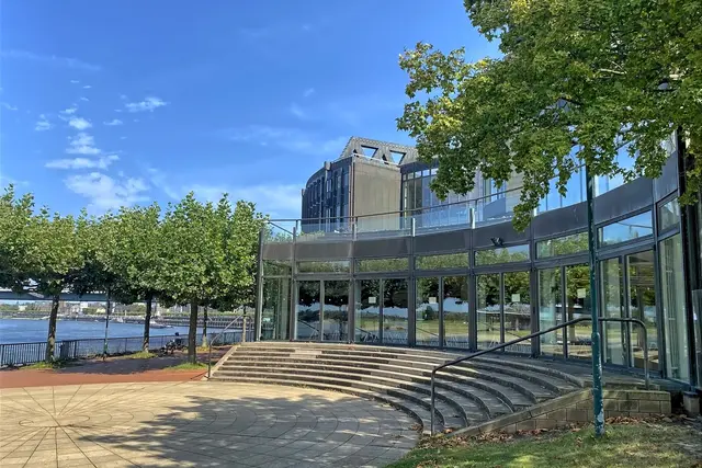 Öffnung zur Rheinuferpromenade | Foto: copyright Margot Klütsch