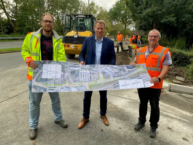 Bild zum Artikel Bau eines geschützten Radfahrstreifens beginnt
Zeichnung des künftigen Straßenquerschnitts. Bildrechte: Stadt Gelsenkirchen | Foto: Stadt Gelsenkirchen