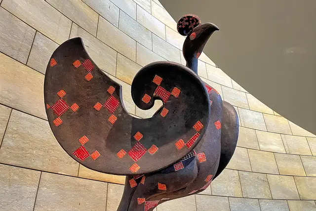 Ewald Mataré: Phönix (1949). Wie Phönix aus der Asche sollte sich das Land nach der Nazi-Diktatur erneuern. Mataré wurde 1945 als Professor für Bildhauerei an die Kunstakademie Düsseldorf rückberufen. Er war Lehrer von u.a. Joseph Beuys.   | Foto: copyright Margot Klütsch