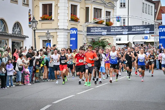 1311 Läuferinnen und Läufer nahmen den 5,3 Kilometer langen Rundkurs in Angriff.  | Foto: sport-in-augsburg.de 