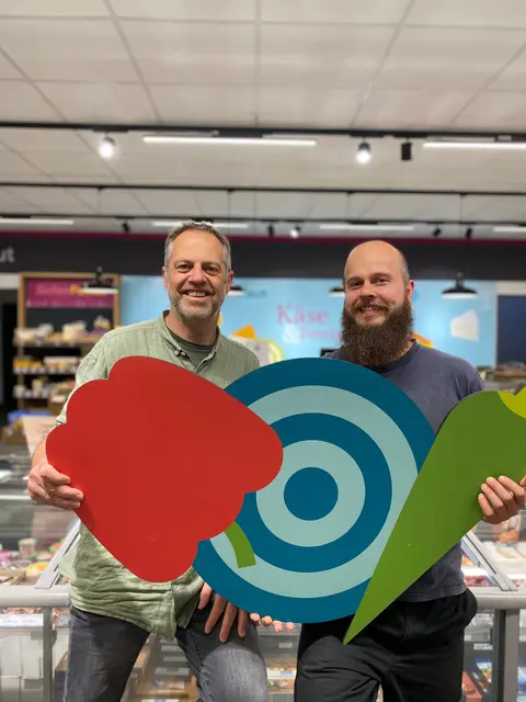  Rainer Gruber und sein Sohn Johannes Winter freuen sich auf Ihren Besuch.