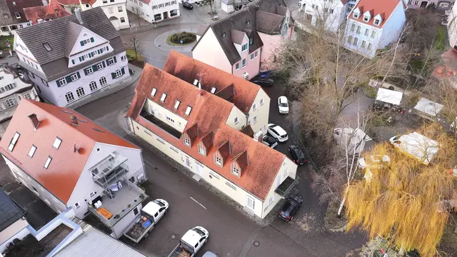 Bild Mitte das Gebäude der Augsburger Straße 3. | Foto: Otto Killensberger