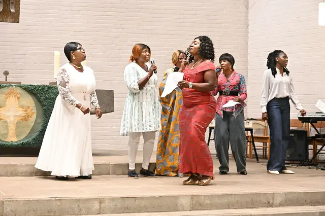 Der Chor der „Ghanian Presbyterian Church Hannover“ sang in der Auferstehungskirche
