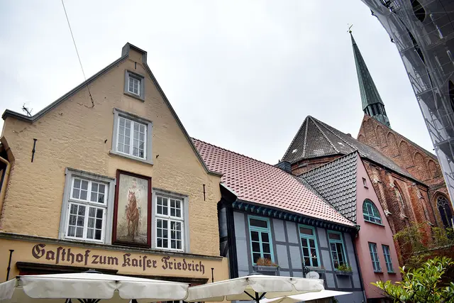 im Schnoorviertel mit der  Propsteikirche St. Johann
