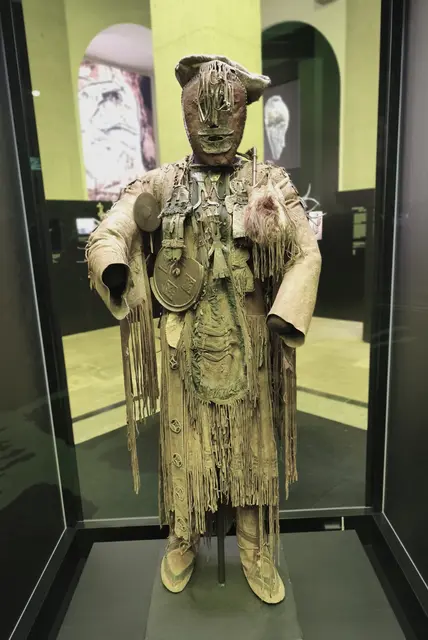 das älteste originale Schamanengewand eines Ewenken, 1788
aus der Gustav-August Universität Göttingen
