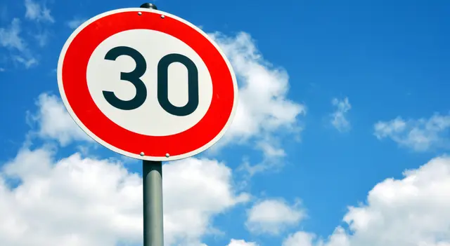 Tempo 30 wäre wenigstens für die Nacht erwünscht.