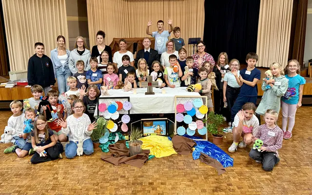 Die Teilnehmer nach dem Gottesdienst