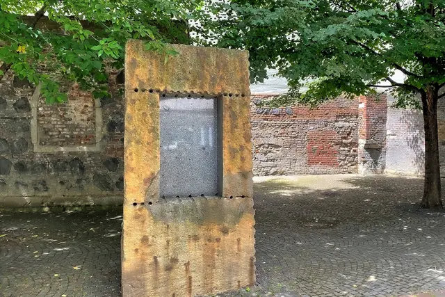 Skulptur von Ulrich Rückriem | Foto: copyright Margot Klütsch