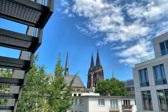 Allgegenwärtig: Der Dom. | Foto: copyright Margot Klütsch