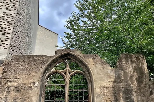 Museum Kolumba: Reste der gotischen Kirche sind in den Baukörper integriert. | Foto: copyright Margot Klütsch