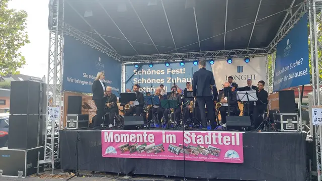 Bühne 2 
Kurze-Kamp-Straße
Showbühne/Longhi Immobilien
Leibniz Bigband (wird zusammengesetzt aus Studierenden und Hochschul-Angehörigen der Leibniz Universität Hannover).
Leitung: Andreas Bürgel