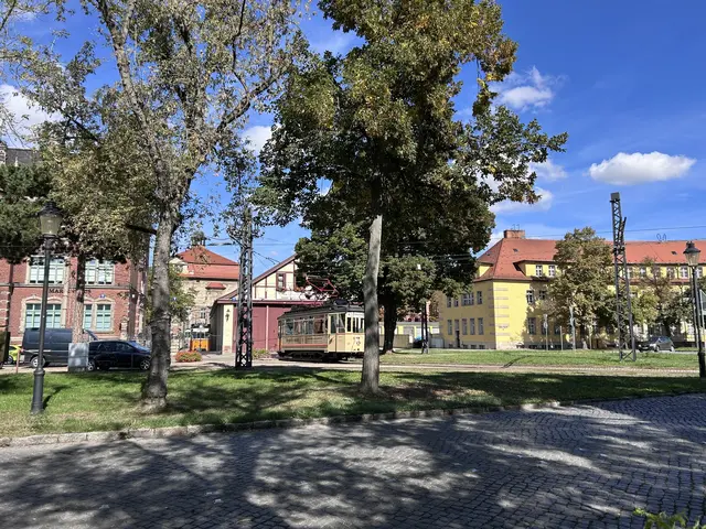 In der Mitte das Straßenbahndepot. 
