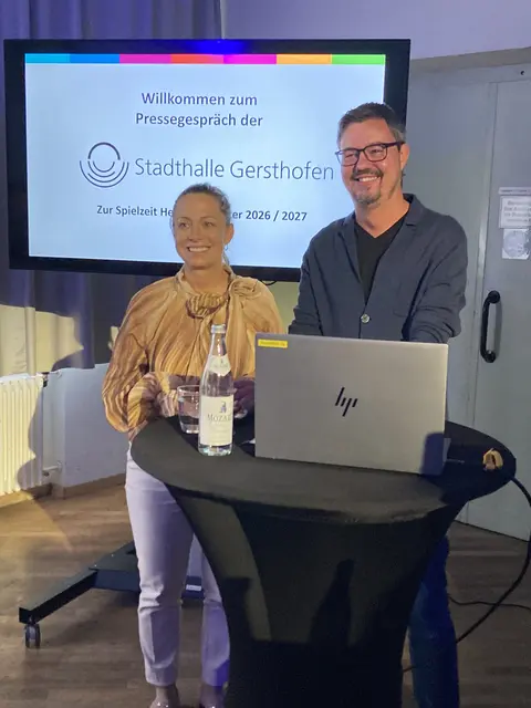 Susanne Olita, Erste Bürgermeisterin der Stadt Gersthofen und Uwe Wagner, Kulturamtsleiter Gersthofen bei der Vorstellung des neuen Programms. | Foto: Florian Handl