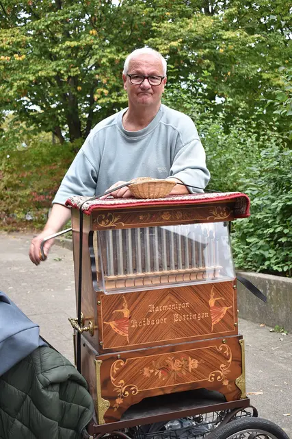 Musik gab es aus dem Leierkasten