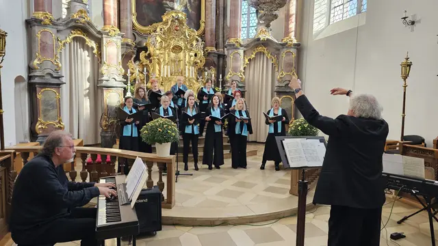 Cavaletta Chor unter der Leitung von Márton Danku István und Arnold Fritscher 