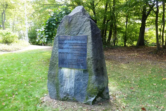 Gedenkstein von 1910 zur Erinnerung an hessische Patrioten die 1809 versucht hatten, der französischen Besatzungszeit ein vorzeitiges Ende zu bereiten.